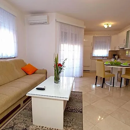 Hotel 396