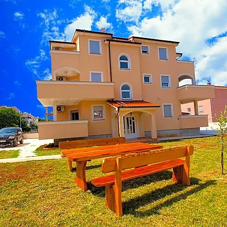 396 Ližnjan