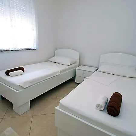 396 2* Ližnjan