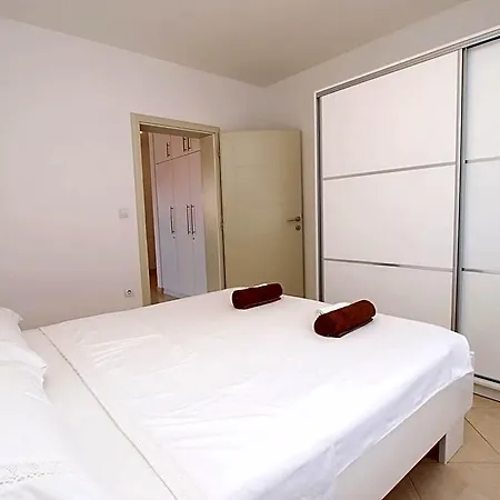 396 Hotel Ližnjan